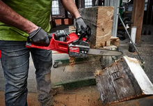 Load image into Gallery viewer, Milwaukee M18 Fuel 16" Chainsaw Kit