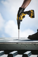 Load image into Gallery viewer, Dewalt 20V MAX* XR® VERSA-CLUTCH™ Adjustable Torque Screwgun Kit