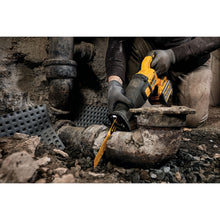 Load image into Gallery viewer, Dewalt FLEXVOLT® 60V MAX Brushless Cordless Reciprocating Saw Kit