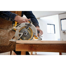 Load image into Gallery viewer, Dewalt 20V MAX 7-1/4" Brushless XR® Circular Saw Kit with 5AH Battery