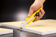 Load image into Gallery viewer, OLFA 25mm Extra Heavy-Duty Classic Rubber Grip Utility Knife