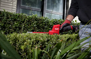 Milwaukee M12 Fuel Hedge Trimmer Kit