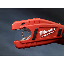 Load image into Gallery viewer, Milwaukee® M12™ Cordless Lithium-Ion Copper Tubing Cutter Kit
