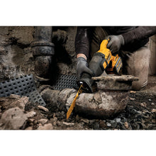 Load image into Gallery viewer, Dewalt FLEXVOLT® 60V MAX Brushless Cordless Reciprocating Saw Kit
